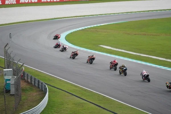 MotoGP日本站茂木赛道巴尼亚亚与马丁争冠之路差异与拐点